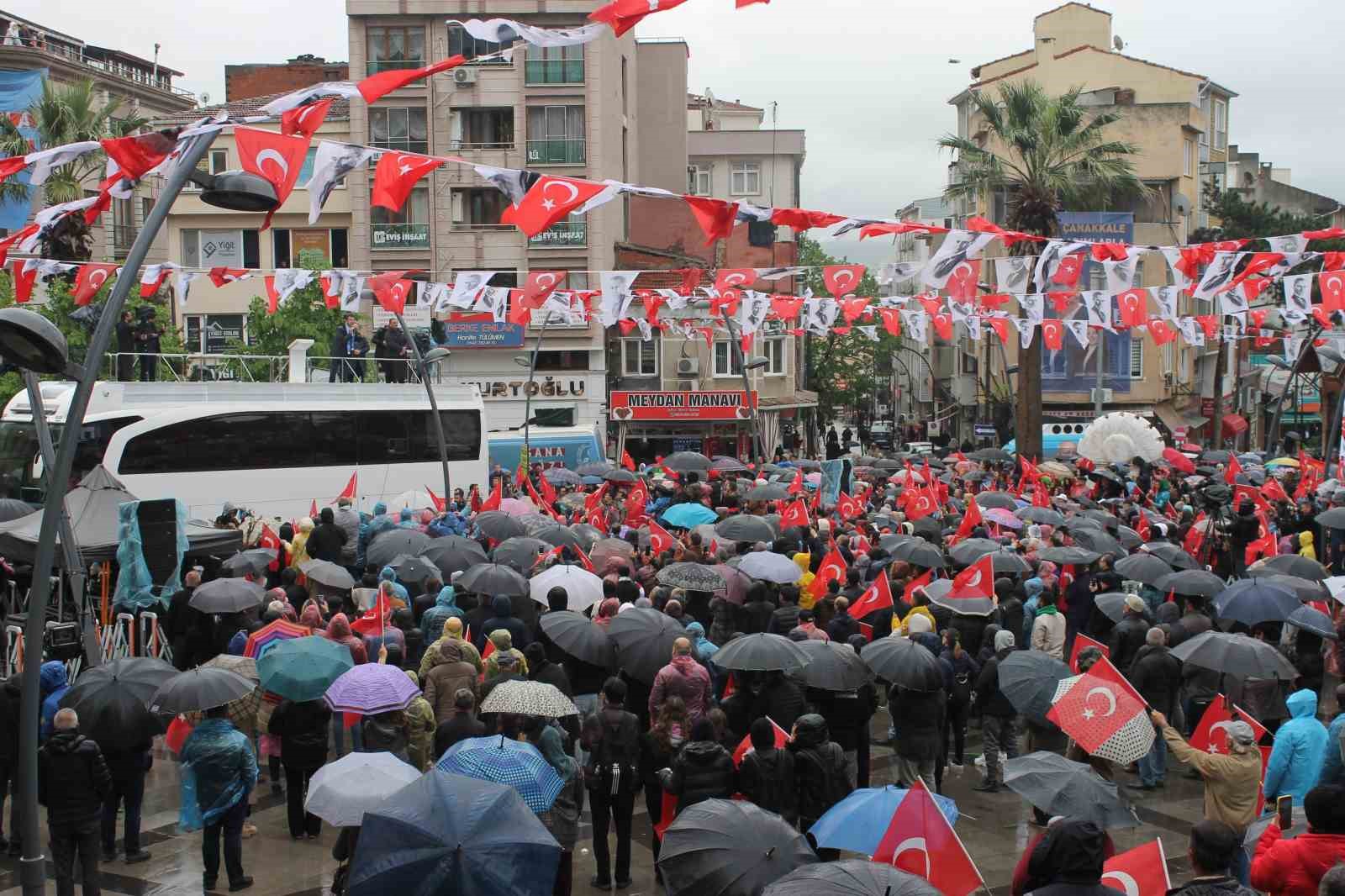 EKREM İMAMOĞLU, BİGA’DA ‘HALK BULUŞMASI’NDA VATANDAŞLARA SESLENDİ