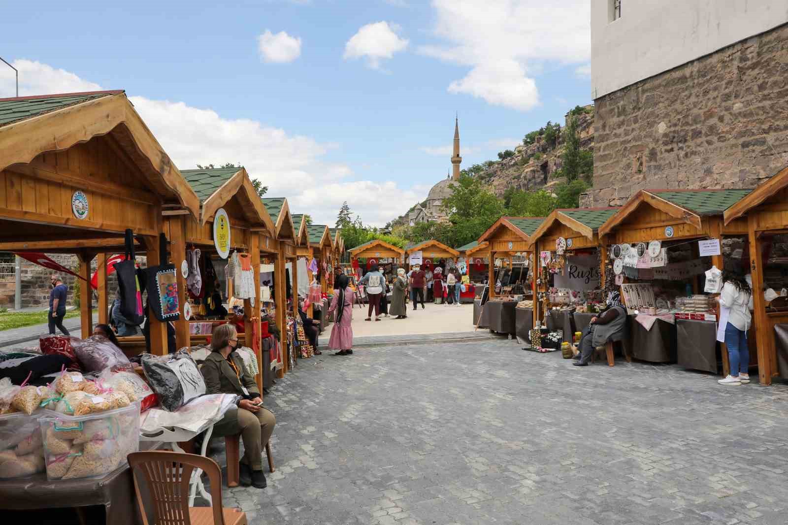 TALAS BELEDİYESİ’NİN MAHARETLİ ELLER KADIN GİRİŞİMİ ÜRETİM VE İŞLETME KOOPERATİFİ