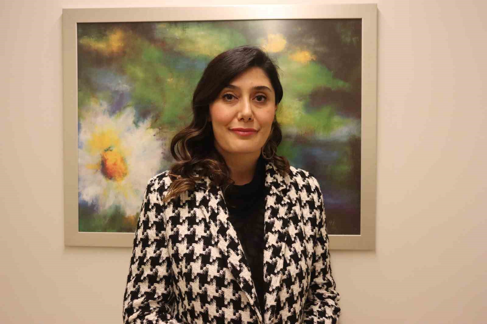 NÖROLOJİ UZMANI DOÇ. DR. HATİCE KÖSE ÖZLECE, PARKİNSON HASTALIĞINDA ERKEN
