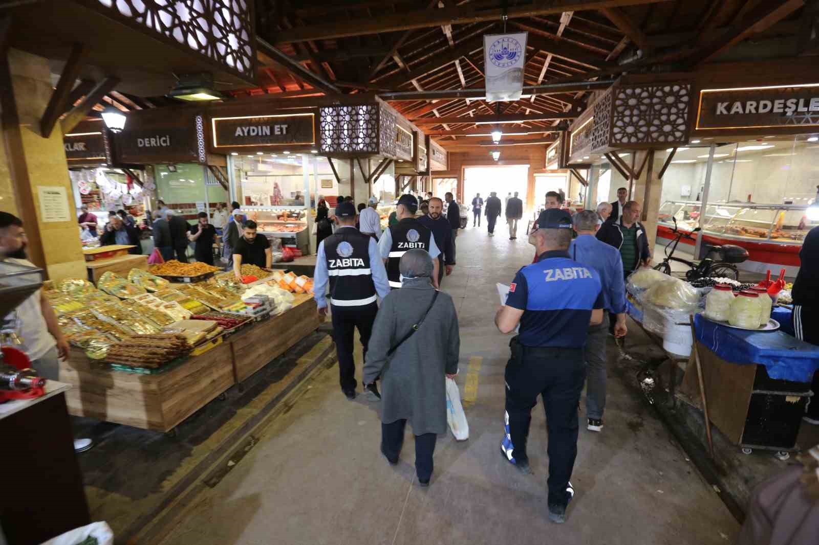 ELAZIĞ BELEDİYESİ, RAMAZAN BAYRAMI'NA SAYILI GÜNLER KALA ŞEHİR GENELİNDE BAYRAM