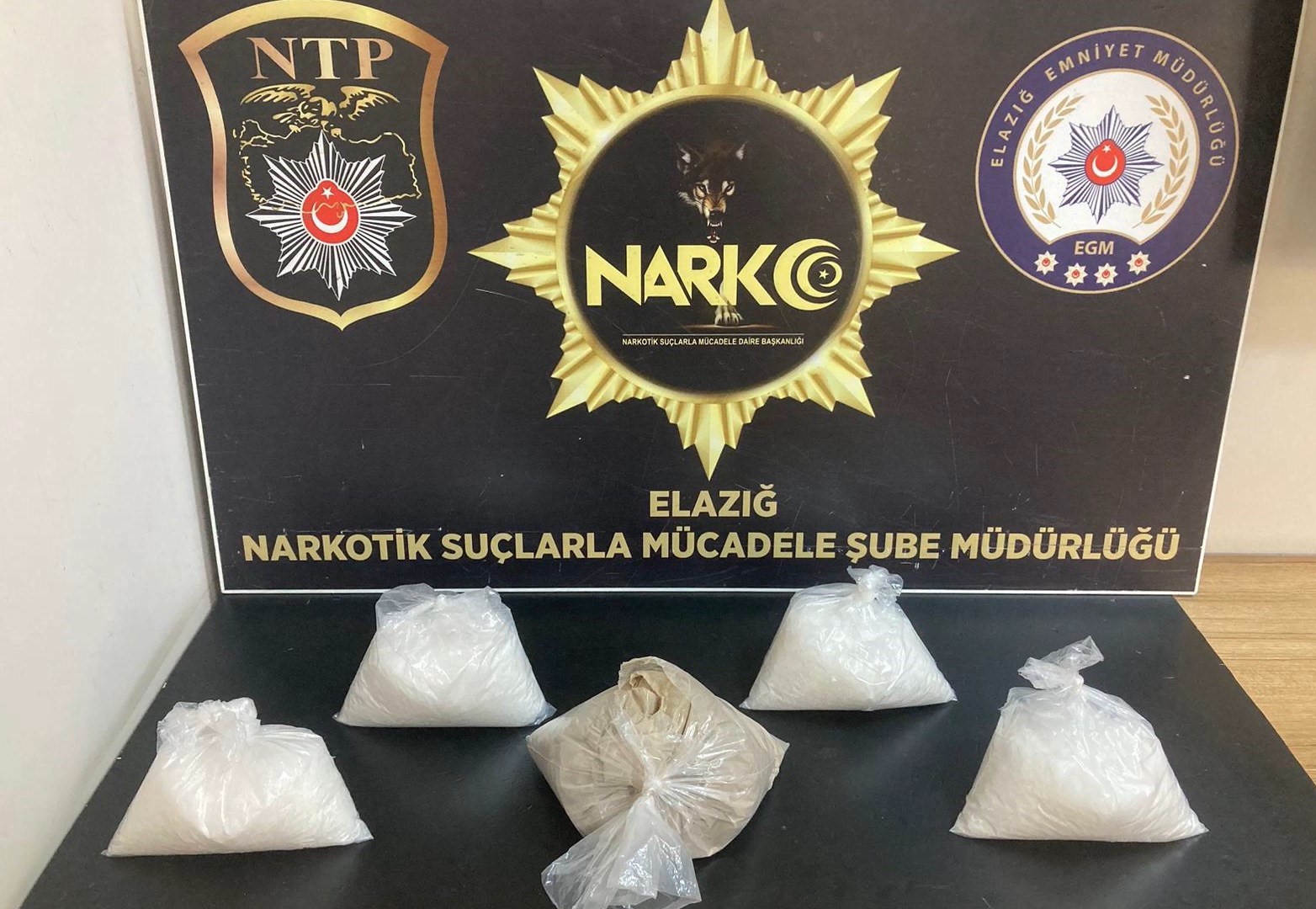 ELAZIĞ'DA POLİSİN SON BİR HAFTADA YAPTIĞI ÇALIŞMADA 123 KİLO UYUŞTURUCU