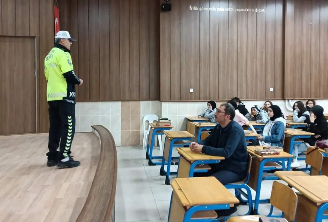 EMET AİHL ÖĞRENCİLERİNE TRAFİK EĞİTİM