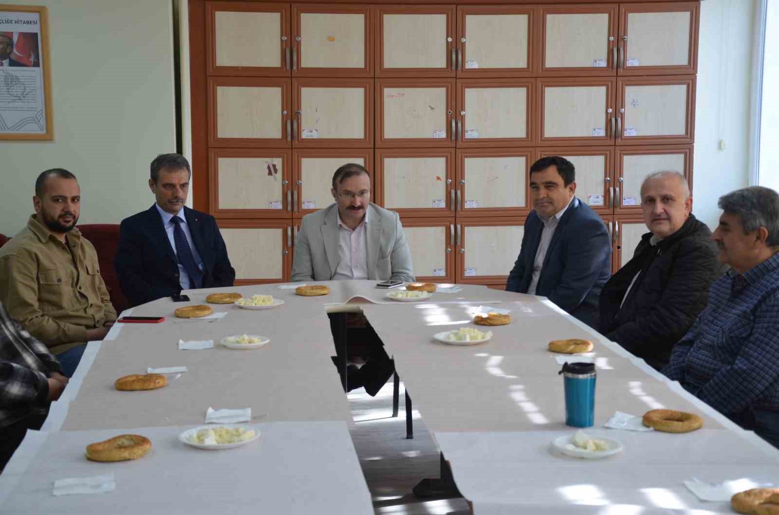 EMET BELEDİYESİNDEN EĞİTİMDE MOTİVASYON KAHVALTILARI