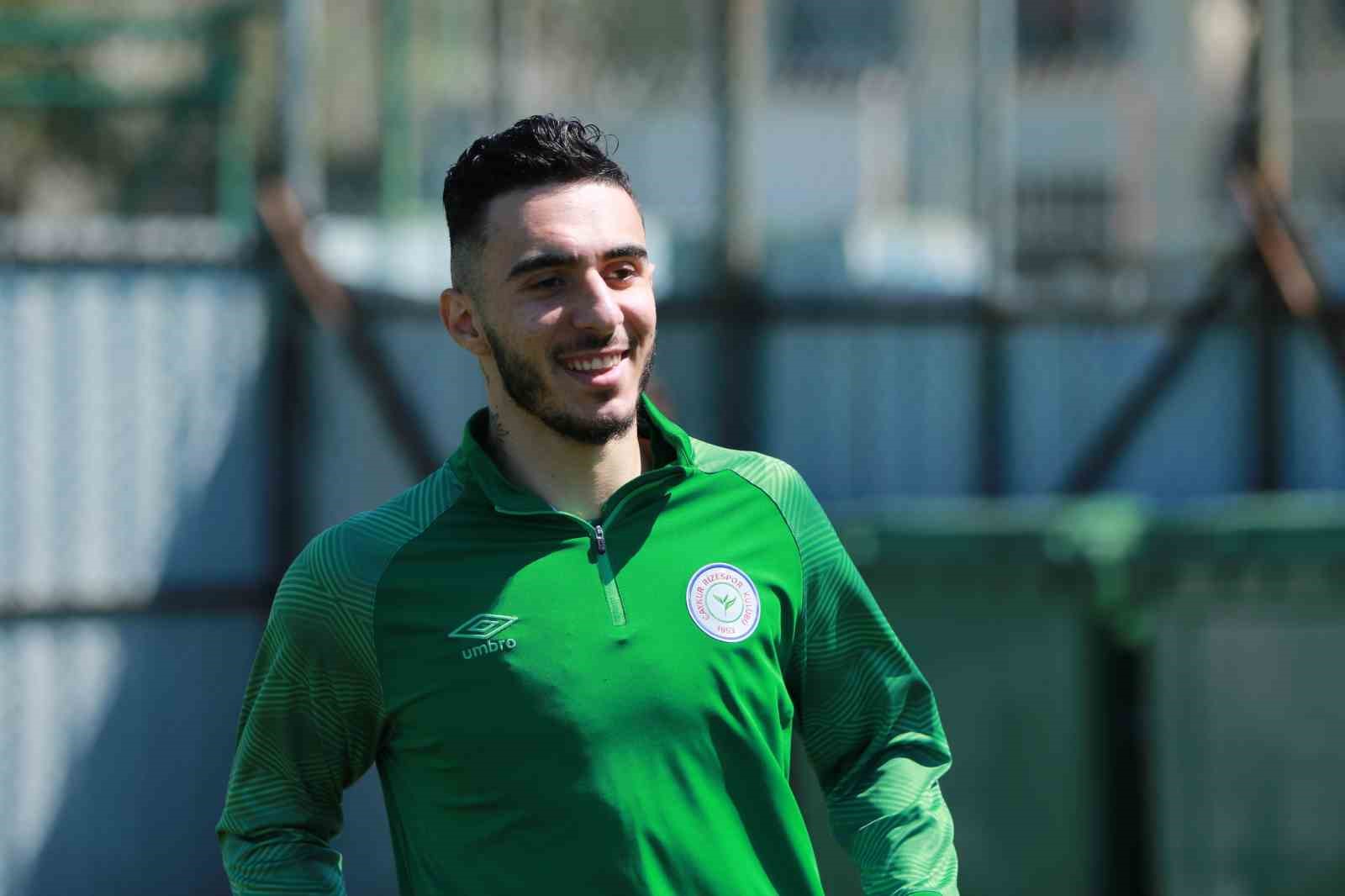ÇAYKUR RİZESPOR’UN GENÇ KAPTANI EMİRHAN TOPÇU, HER MAÇI 3 PUANLA
