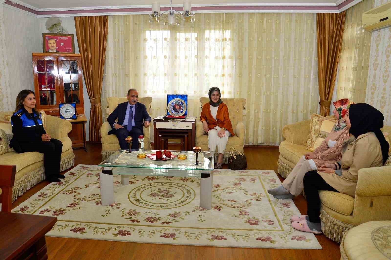ADANA EMNİYET MÜDÜRÜ DOĞAN İNCİ RAMAZAN BAYRAMI NEDENİYLE ŞEHİT AİLELERİYLE
