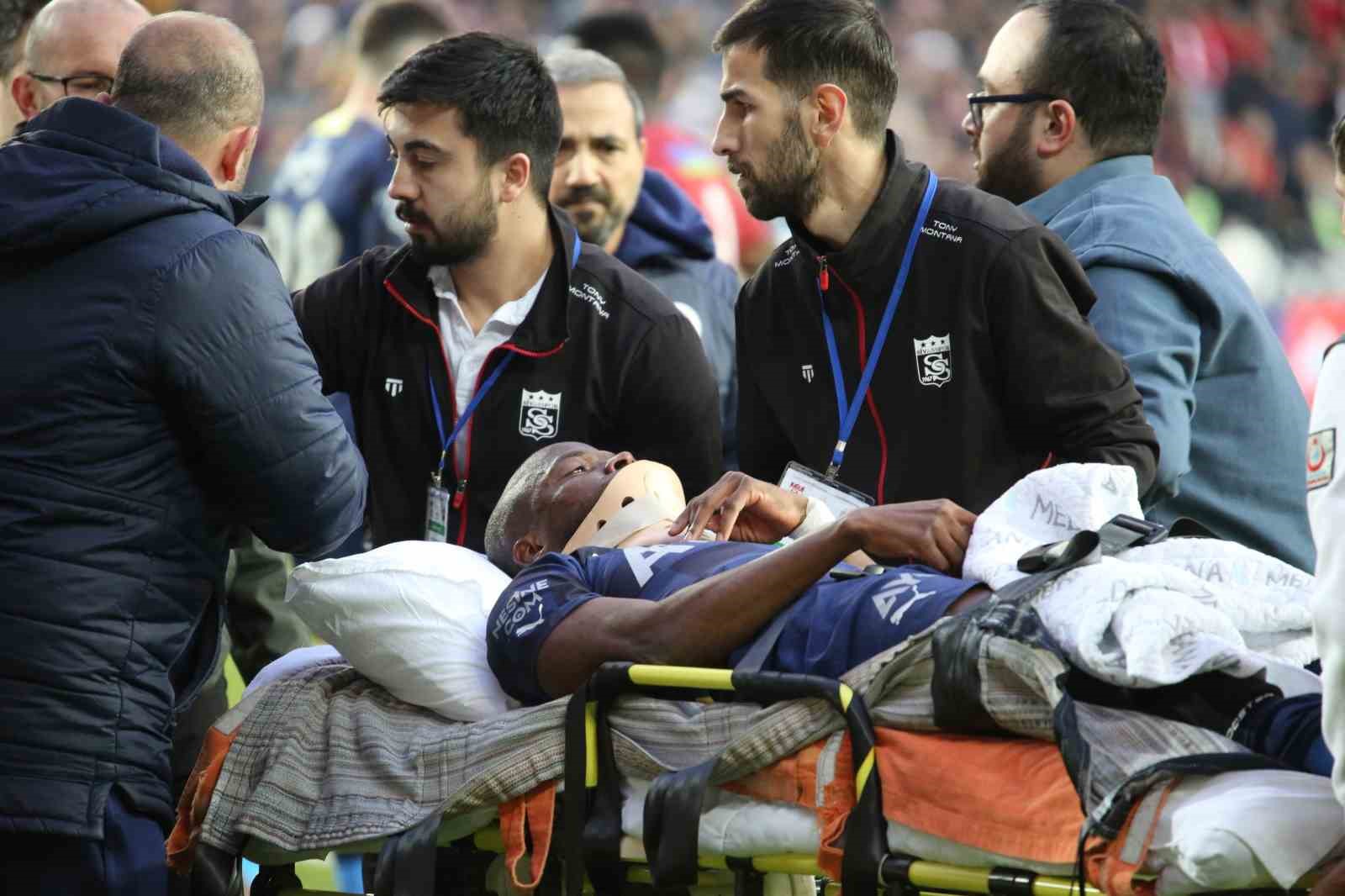 SPOR TOTO SÜPER LİG'İN 32. HAFTASINDA OYNANAN DG SİVASSPOR-FENERBAHÇE MAÇINDA