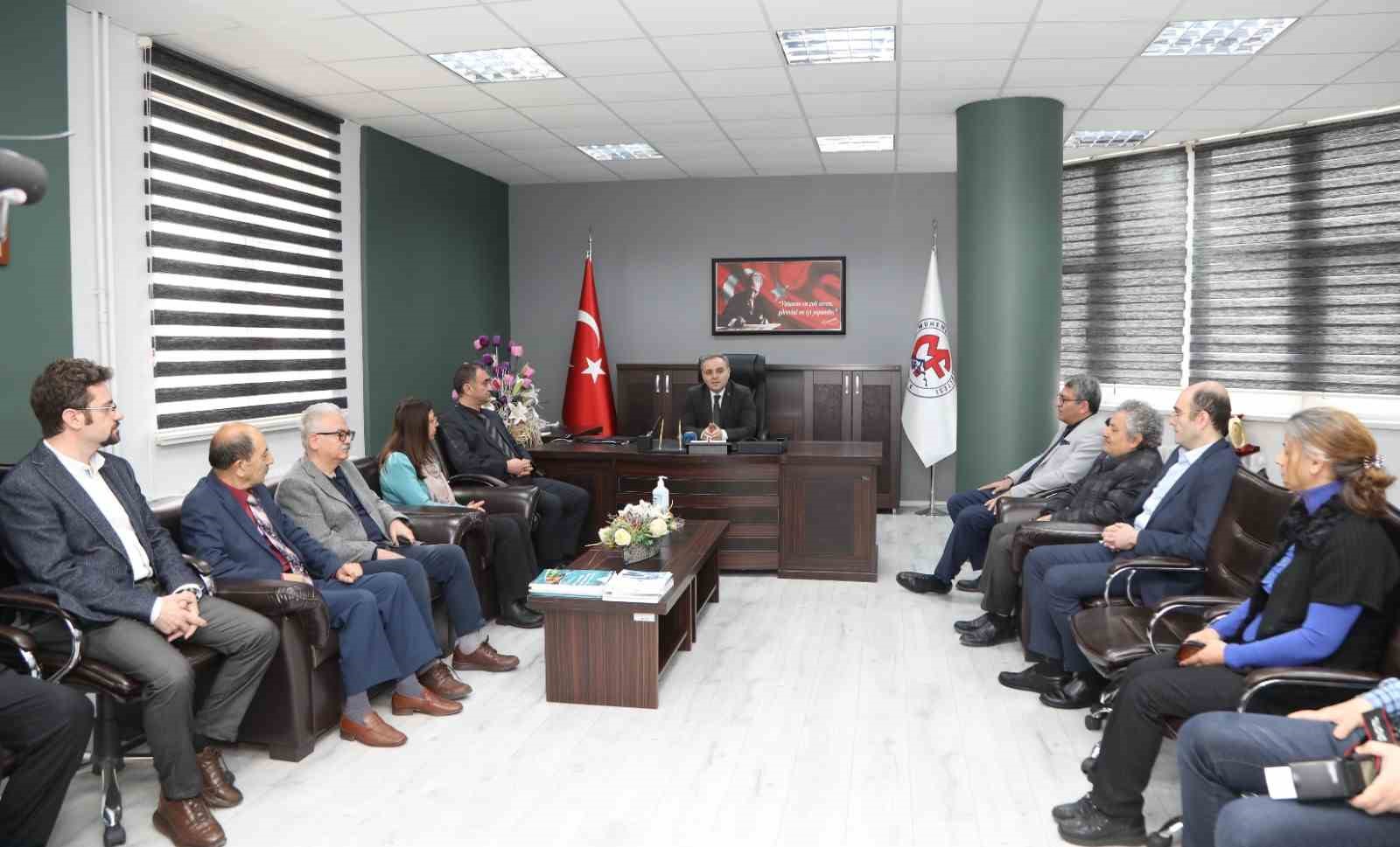 ERCİYES ÜNİVERSİTESİ (ERÜ) MÜHENDİSLİK FAKÜLTESİ’NDE “DEVİR TESLİM TÖRENİ” DÜZENLENDİ. MÜHENDİSLİK