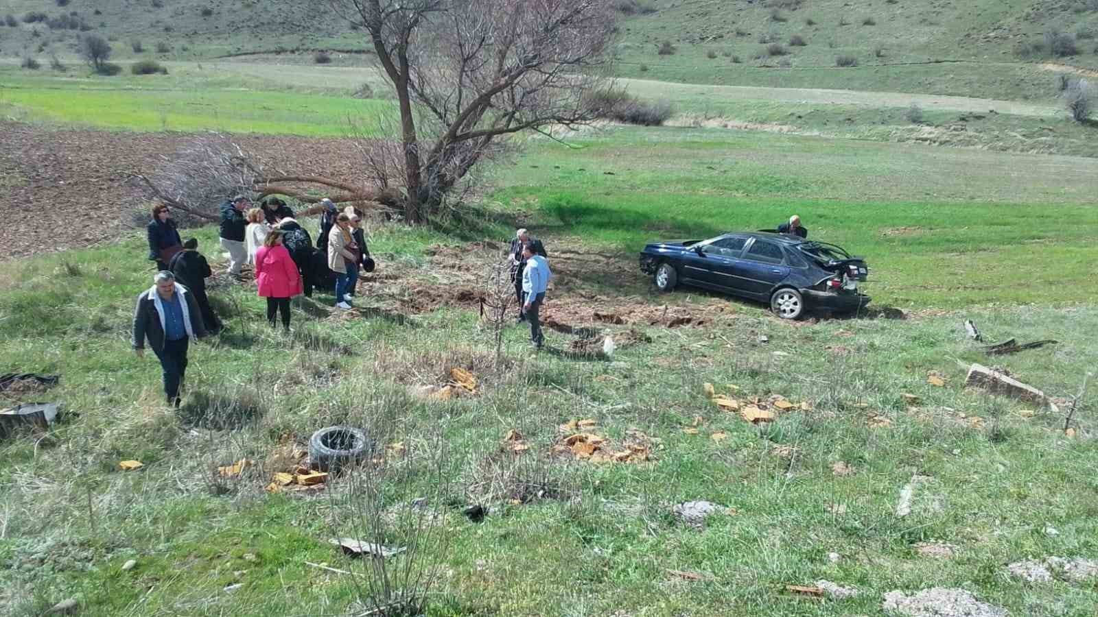 ERZİNCAN’DA OTOMOBİLİN ŞARAMPOLE UÇMASI SONUCU MEYDANA GELEN TRAFİK KAZASINDA 3