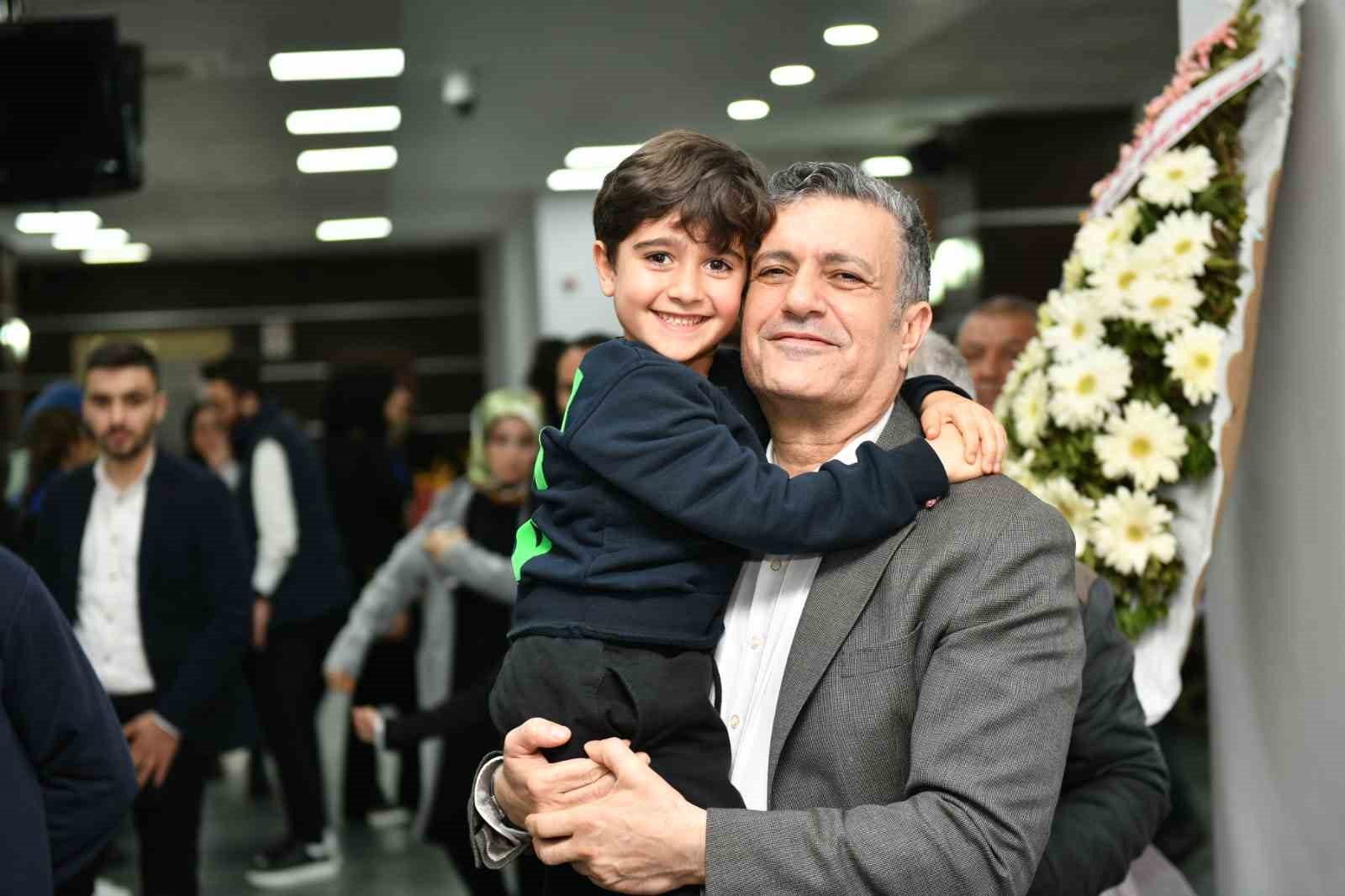 ESENYURT BELEDİYE BAŞKANI KEMAL DENİZ BOZKURT, VATANDAŞLARIN SAĞLIĞI İÇİN GECE