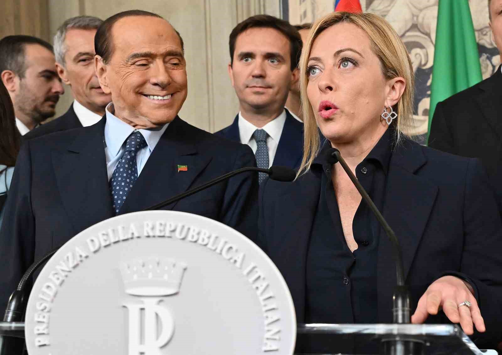 ESKİ İTALYA BAŞBAKANI VE İKTİDAR ORTAĞI FORZA ITALİA PARTİSİ'NİN LİDERİ