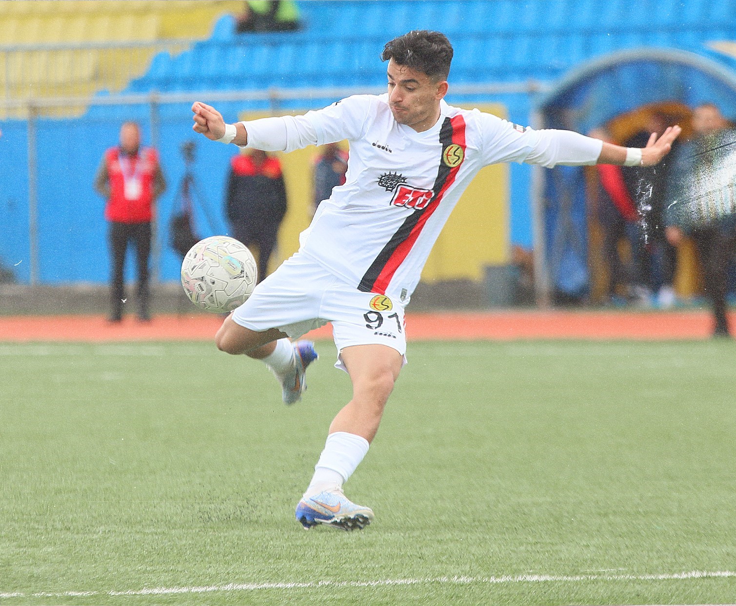 ESKİŞEHİRSPOR, AĞRI 1970 SPOR’A 1-0 YENİLİRKEN, LİGİN BİTİMİNE 6 HAFTA
