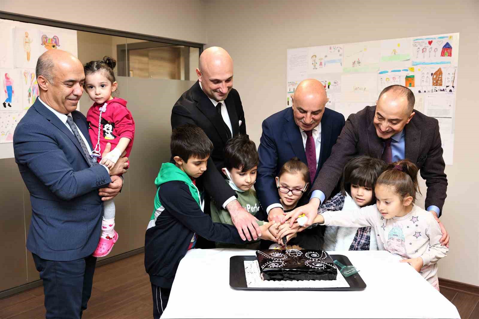 KEÇİÖREN BELEDİYE BAŞKANI TURGUT ALTINOK ETLİK ŞEHİR HASTANESİNDE TEDAVİ GÖREN