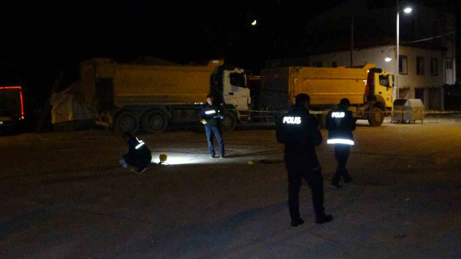 MALATYA’DA 47 YAŞINDAKİ BİR ŞAHIS  EVİNİN ÖNÜNDEKİ CADDE ÜZERİNDE