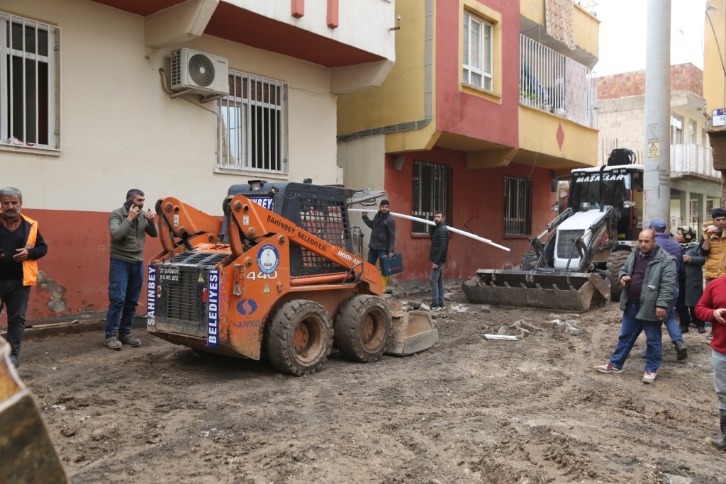 EYYÜBİYE’DE YOL ÇALIŞMALARI HIZ ALDI
