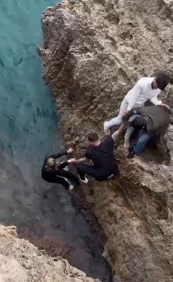O ANLAR VATANDAŞLARIN CEP TELEFONU KAMERASINCA KAYDEDİLDİ.