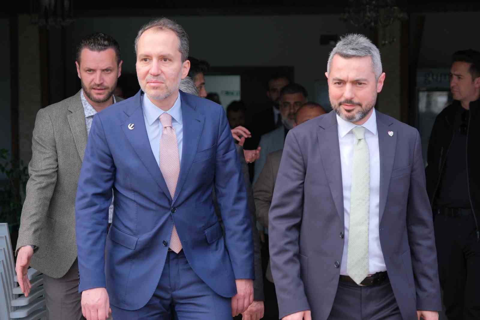 YENİDEN REFAH PARTİSİ GENEL BAŞKANI DR. FATİH ERBAKAN, BURSASPOR'UN BİLET