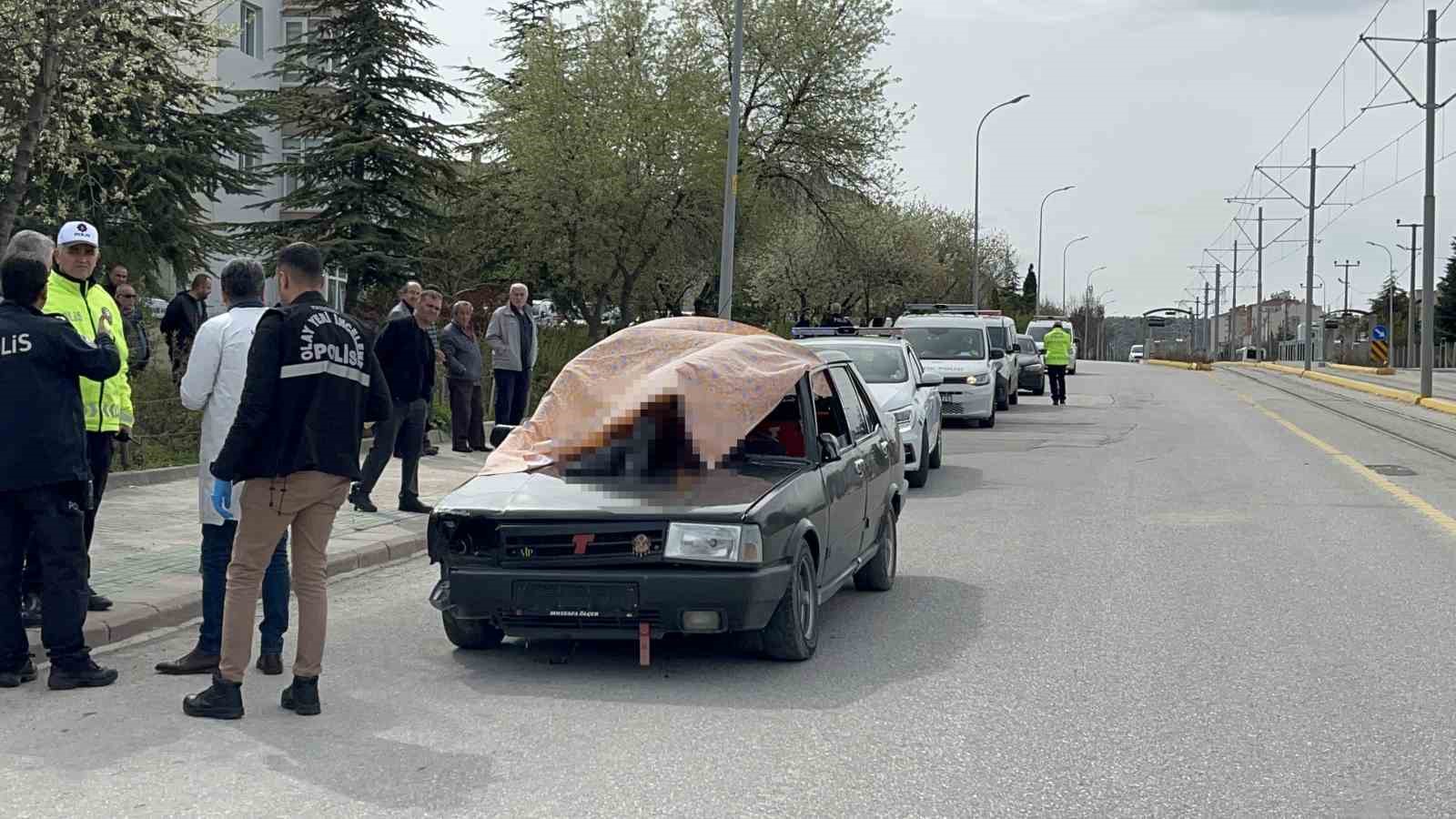 ESKİŞEHİR’DE KARŞIDAN KARŞIYA GEÇTİĞİ ESNADA OTOMOBİLİN ÇARPTIĞI 76 YAŞINDAKİ CAFER