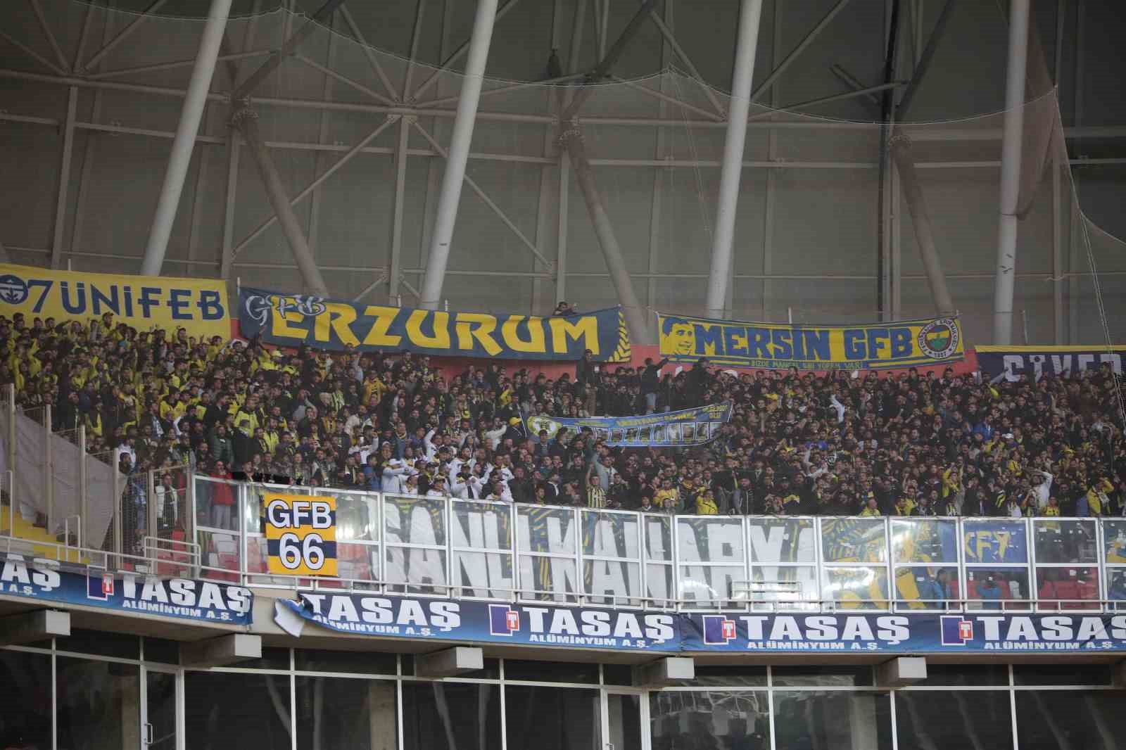 SİVASSPOR İLE FENERBAHÇE ARASINDA SİVAS 4 EYLÜL STADYUMU’NDA OYNANAN MAÇTA