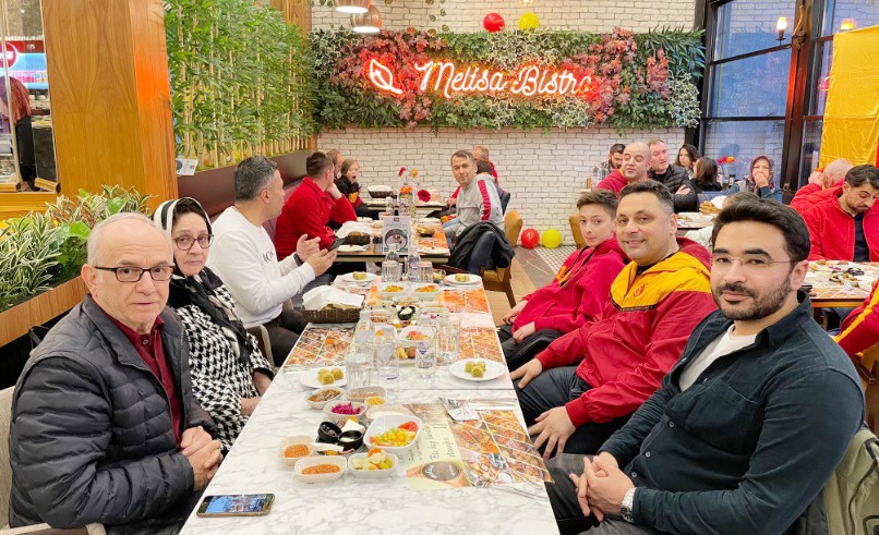 GALATASARAYLILAR İFTARDA BİRARAYA GELDİ