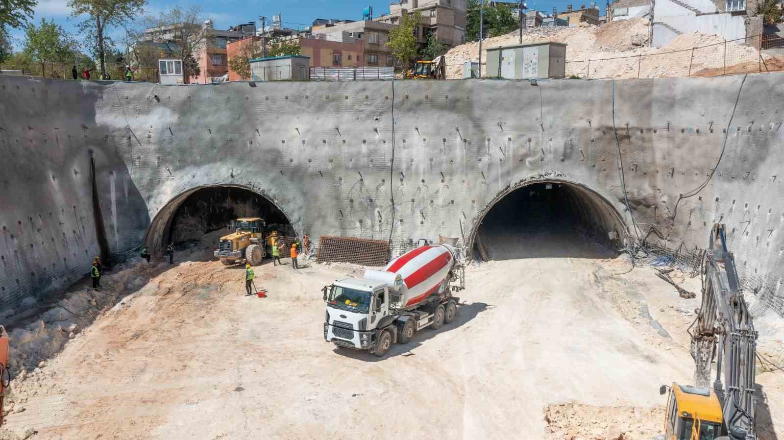 ŞAHİNBEY BELEDİYESİ’NİN İLKLERDEN BİRİSİ OLAN DEV TÜNEL PROJESİNİN TEMEL ATMA