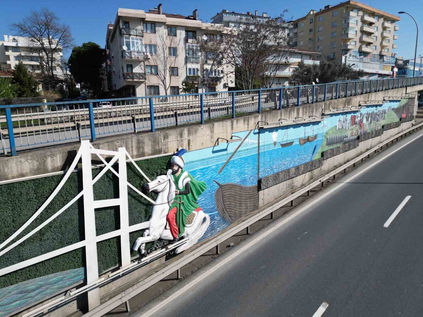 GEBZE BELEDİYESİ, İLÇENİN ANA ARTERLERİNDEKİ FARKLI NOKTALARDA ÇİÇEKLENDİRME ÇALIŞMALARININ YANI