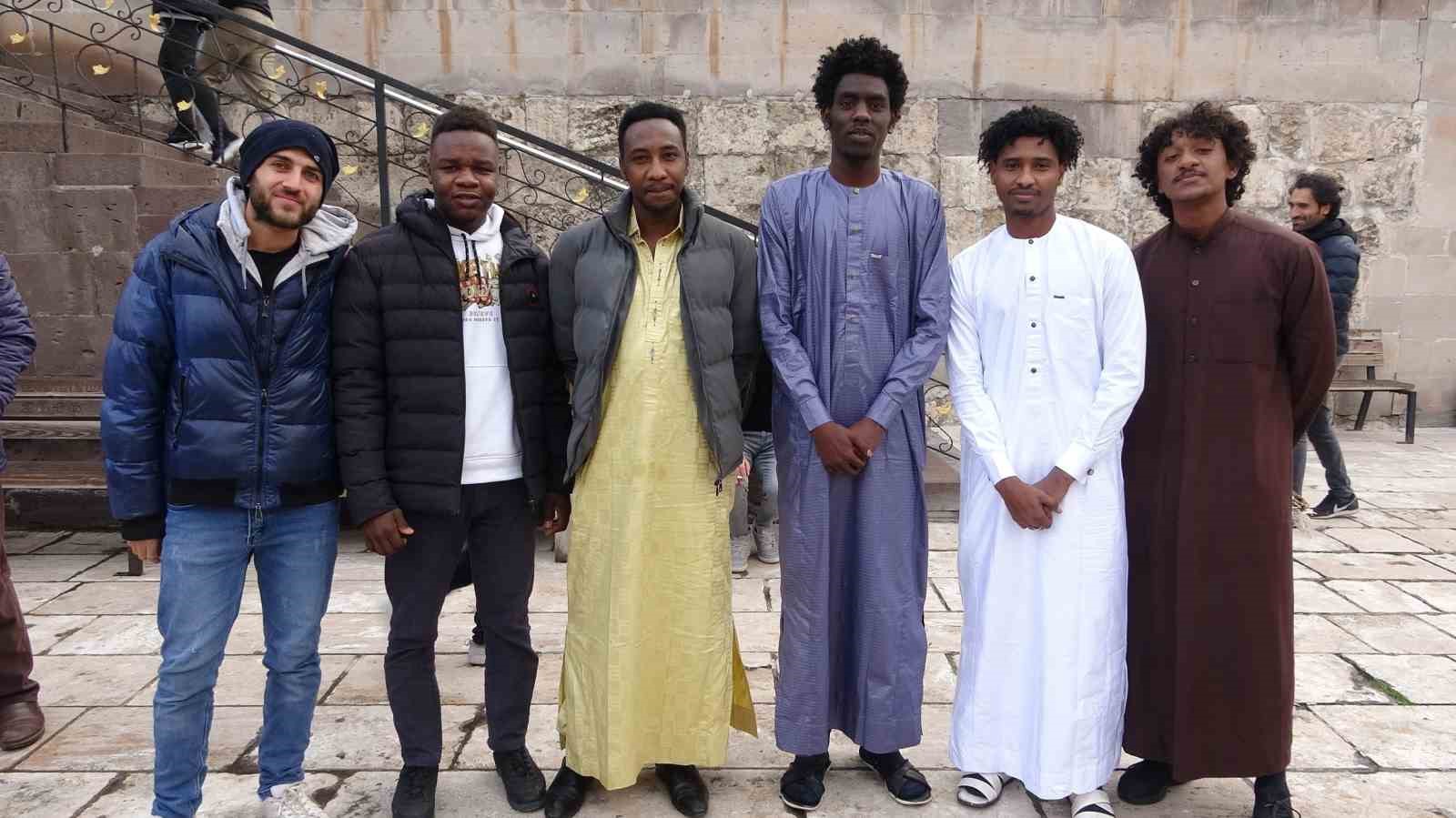 SİVAS’TA ANADOLU’NUN EN ESKİ CAMİLERDEN OLAN SİVAS ULU CAMİ’DE RAMAZAN