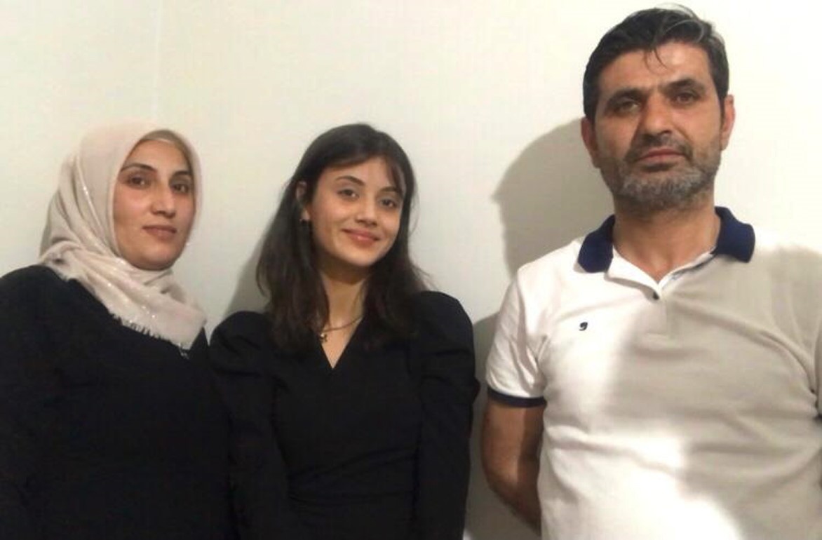 GENÇ KIZIN RESİM YETENEĞİ HERKESİ  BÜYÜLÜYOR- SONER ÇELİK- (BİLECİK-İHA)