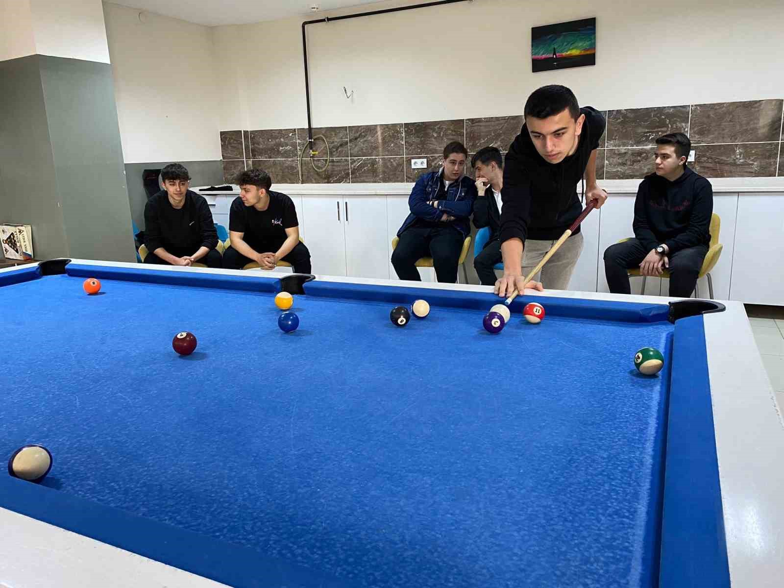 DÜZCE’DE OKUL SPORLARI POOL BİLARDO GENÇLER MAHALLİ MÜSABAKALARINA 15 SPORCU