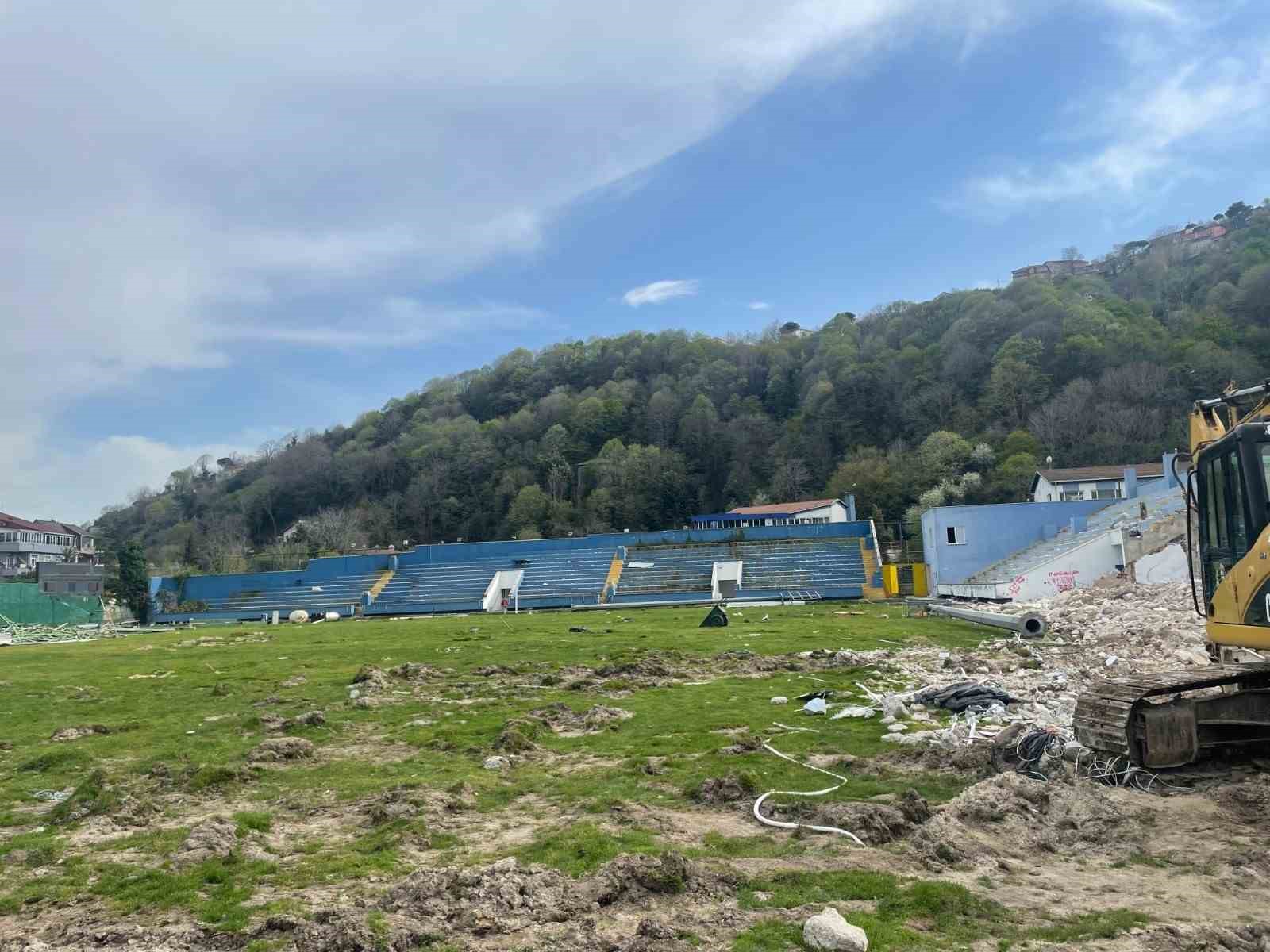 SARIYER YUSUF ZİYA ÖNİŞ STADYUMU YENİDEN YAPILIYOR