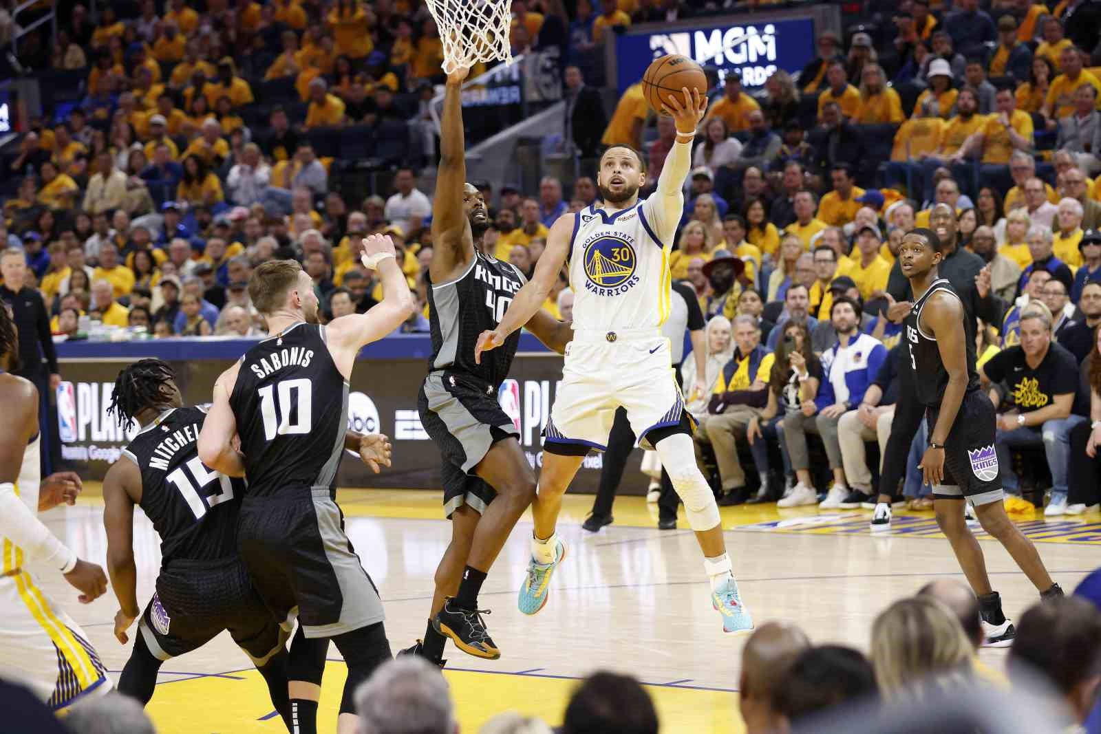 NBA PLAY-OFF’LARI İLK TURU 4. MAÇINDA GOLDEN STATE WARRİORS, KONUK