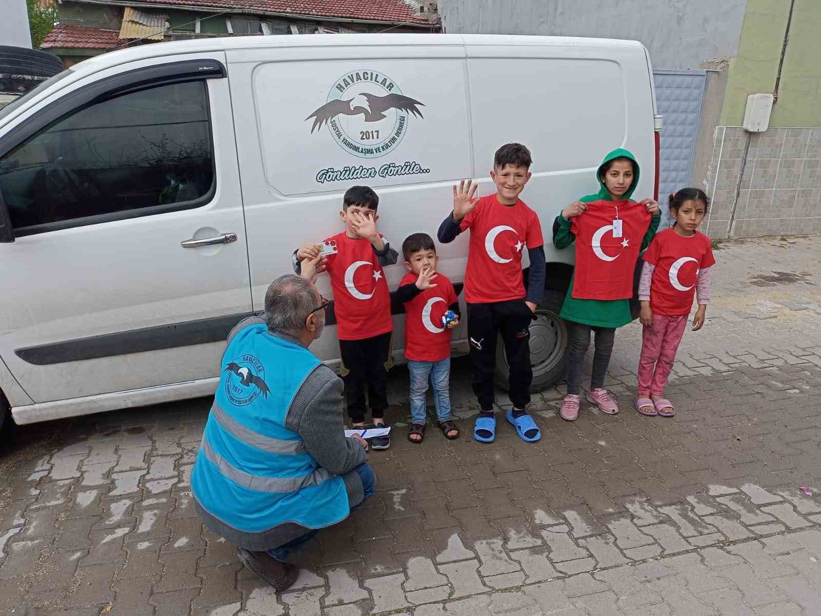 ESKİŞEHİR’DE GÖNÜLLÜLERDEN OLUŞAN BİR YARDIMLAŞMA DERNEĞİ, 23 NİSAN ULUSAL EGEMENLİK