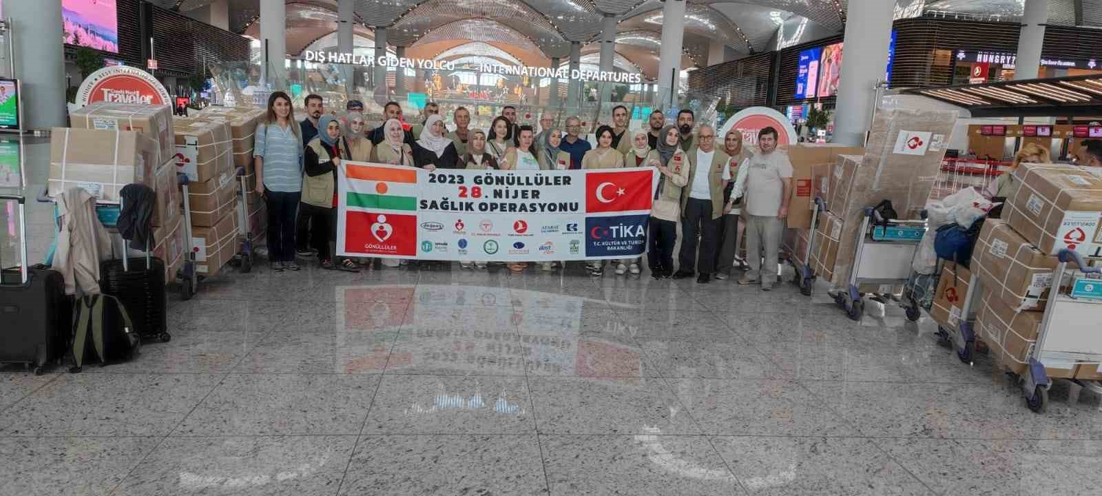 GÖNÜLLÜLER GRUBU, ÇEŞİTLİ AMELİYATLAR YAPMAK VE TOPLANAN SAĞLIK YARDIMLARINI GÖTÜRMEK