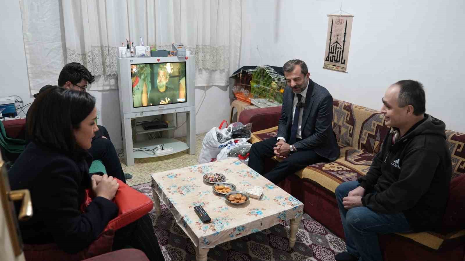 GÜRSU BELEDİYE BAŞKANI MUSTAFA IŞIK ÇOCUKLARI SEVİNDİRDİ