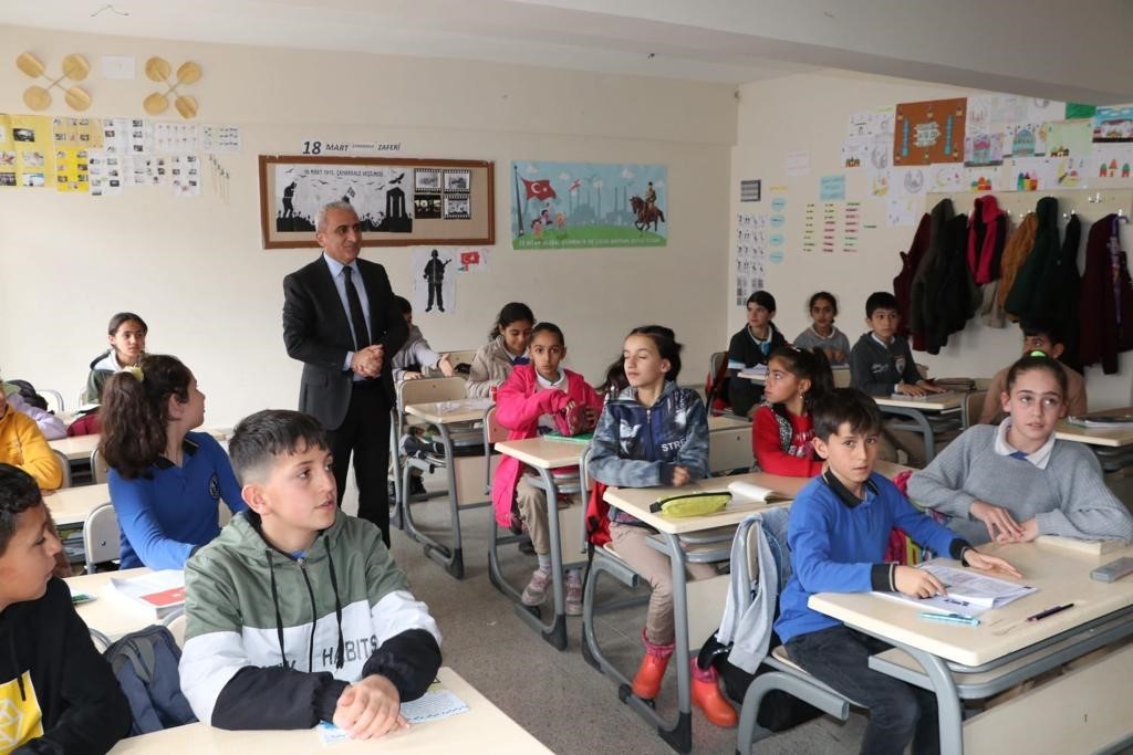 HAKKARİ’DE; OKUL ÖNCESİ, TEMEL EĞİTİM VE ORTAÖĞRETİM KURUMLARINDAKİ YAKLAŞIK 92.000