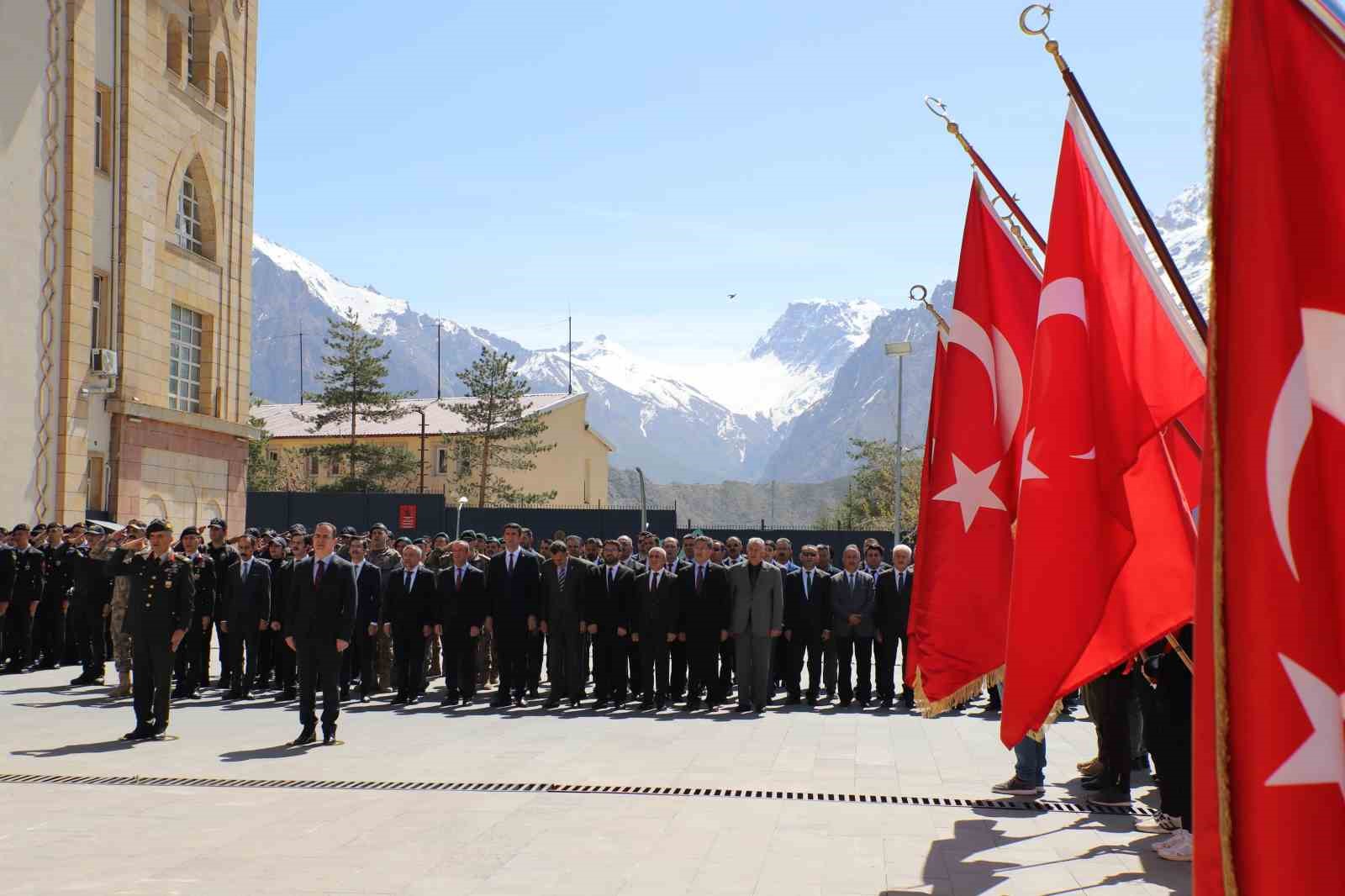 HAKKARİ´NİN DÜŞMAN İŞGALİNDEN KURTULUŞUNUN 105. YIL DÖNÜMÜ DÜZENLENEN TÖRENLE KUTLANDI.