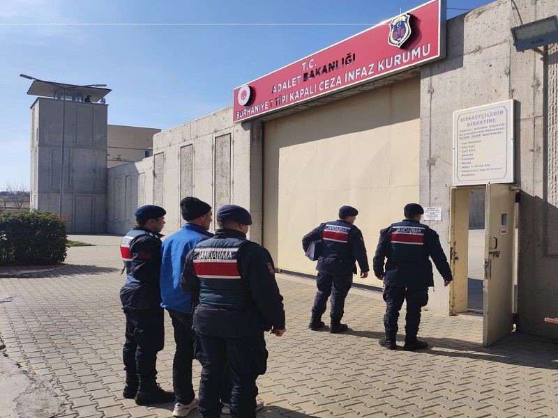 BALIKESİR’İN GÖMEÇ VE MANYAS İLÇELERİNDE HAKLARINDA 10 YILDAN FAZLA TUTUKLAMA