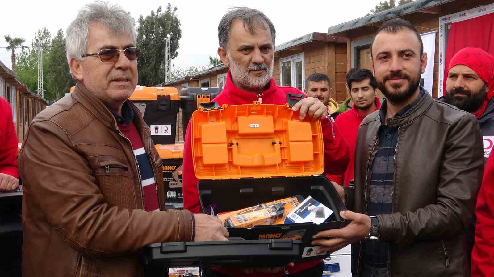HATAY’DA KIZILAY ELEKTRİK VE ELEKTRONİK DÜKKÂNI OLAN VE DEPREMDE İŞ
