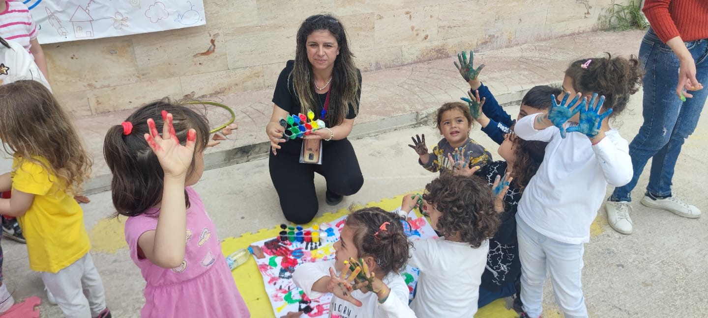 HATAY’DA YAKINLARINI KAYBEDEN DEPREMZEDE ÖĞRETMEN ADAYI RİTİBE OLGUN, KENDİSİ GİBİ