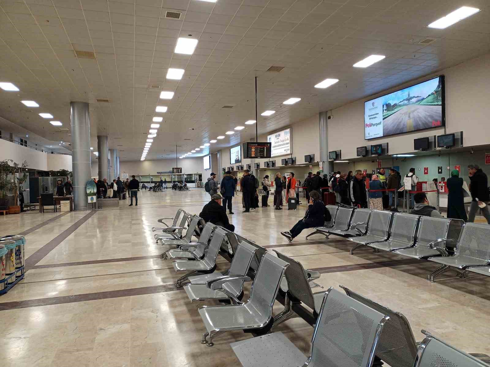 SAMSUN-ÇARŞAMBA ULUSLARARASI HAVALİMANI’NDAN YILIN İLK 3 AYINDA 303 BİN 214
