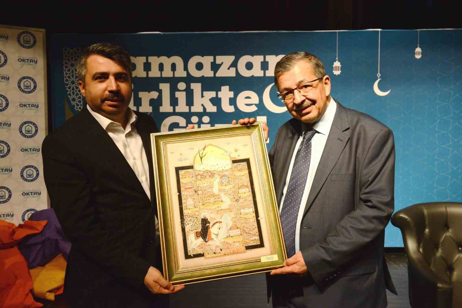 YILDIRIM BELEDİYESİ’NİN DÜZENLEDİĞİ, EDEBİYATÇI YAZAR HAYATİ İNANÇ İLE SÖYLEŞİ PROGRAMI