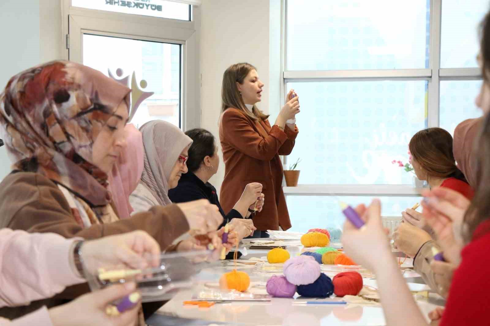 ANNE ŞEHİR SAĞLIKLI YAŞAM PROGRAMINA KATILAN KADINLAR HEM ÖZEL BİR