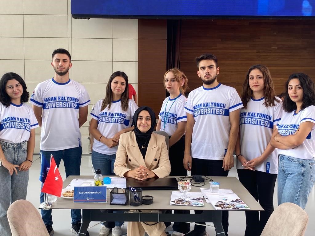 HKÜ’LÜ ÖĞRENCİLER TÜBİTAK’IN PROJE YARIŞMASINDA BİRİNCİ OLDU