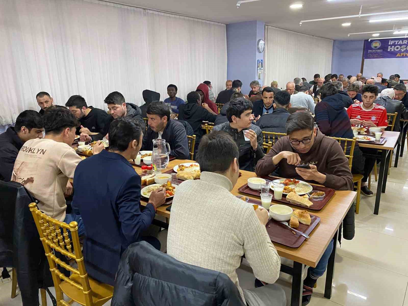 İHLAS VAKFI KASTAMONU SILA ERKEK ÖĞRENCİ YURDU’NDA DÜZENLENEN İFTAR YEMEĞİNDE