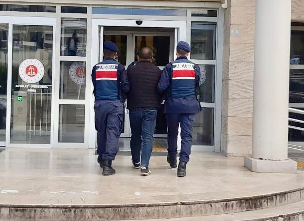 MUĞLA’NIN MENTEŞE İLÇESİNDE ÇEŞİTLİ SUÇLARDAN ARANAN ŞAHIS JANDARMA EKİPLERİNİN OPERASYONU