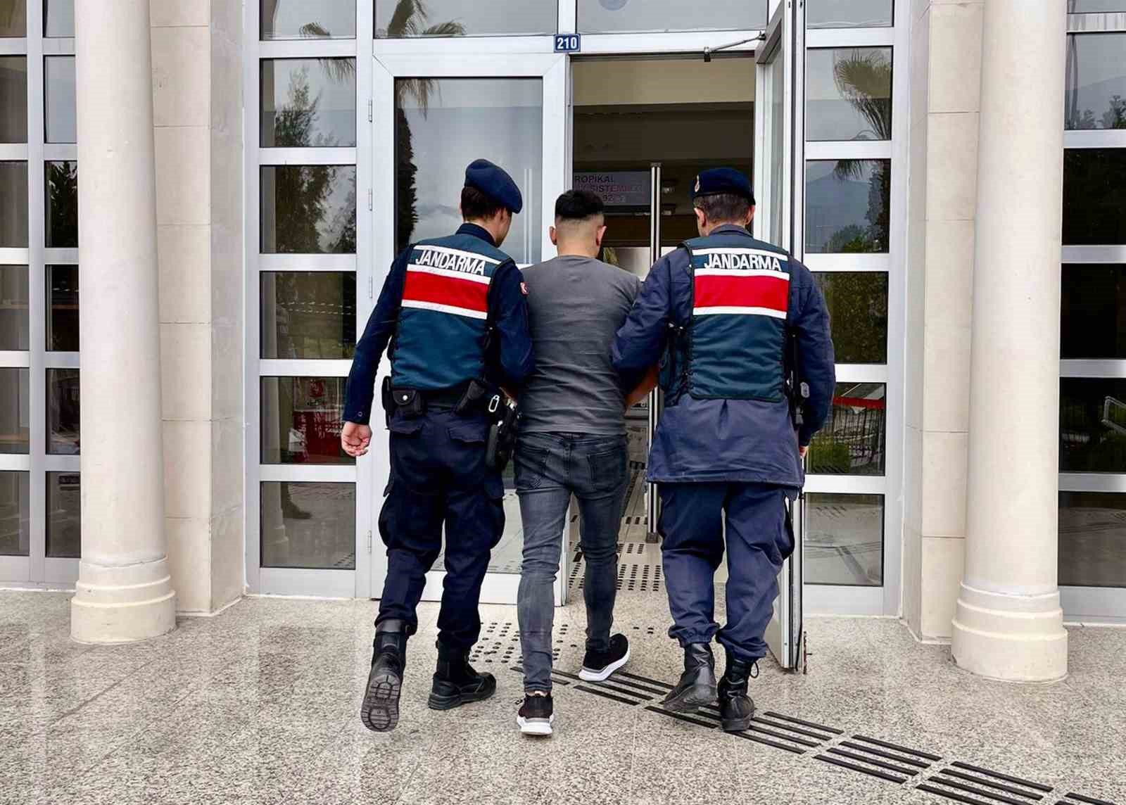 MUĞLA’NI SEYDİKEMER İLÇESİNDE JANDARMA JASAT EKİPLERİ TARAFINDAN İKİ AYRI SUÇTAN