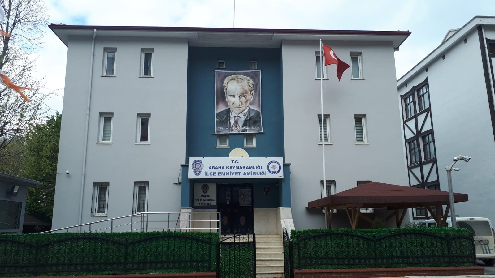 KASTAMONU’NUN ABANA İLÇESİNDE AV TÜFEĞİ İLE VURULMUŞ HALDE İKİ KÖPEĞİN