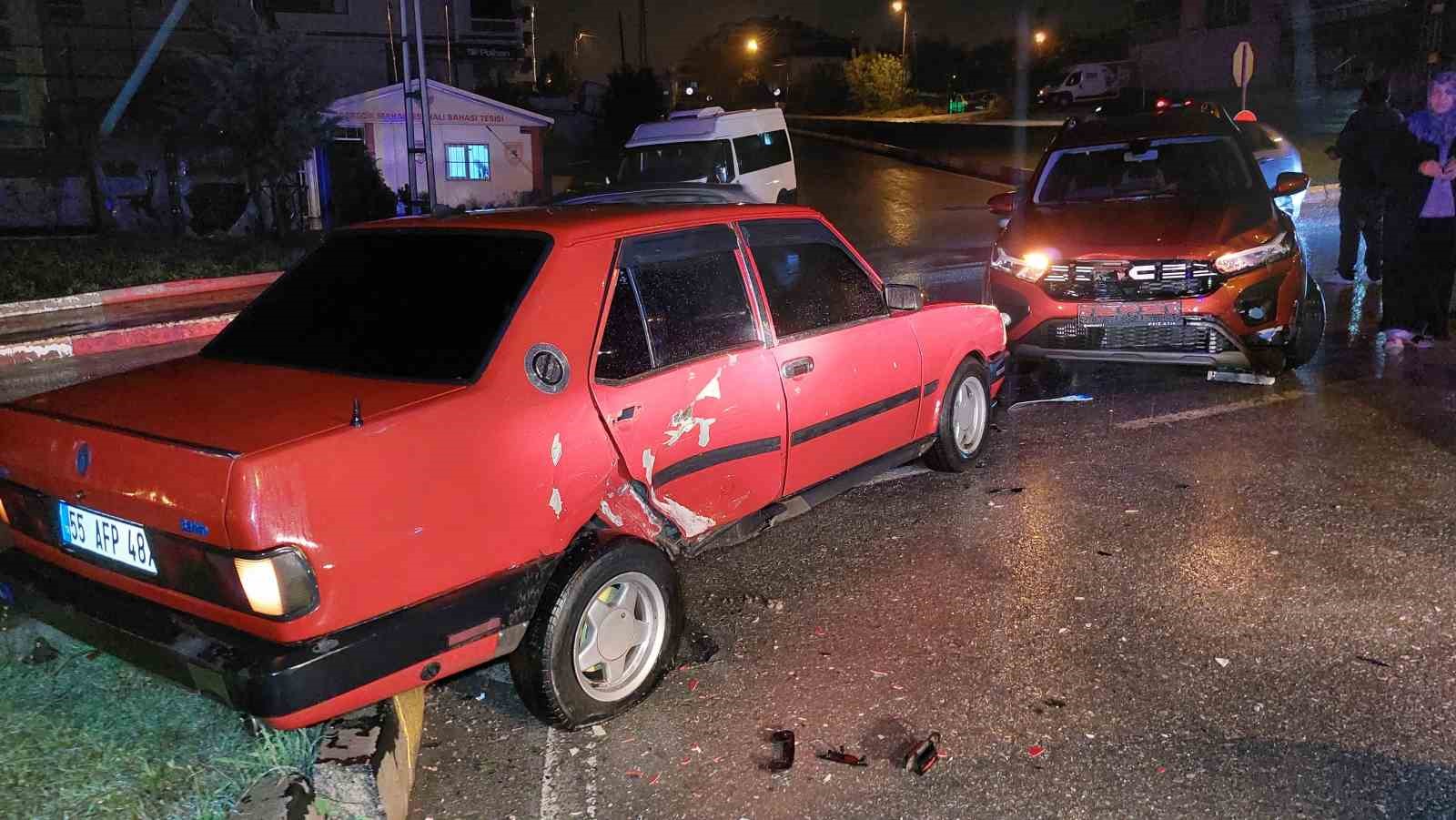 SAMSUN'DA İKİ OTOMOBİLİN ÇARPIŞMASI SONUCU MEYDANA GELEN TRAFİK KAZASINDA 1