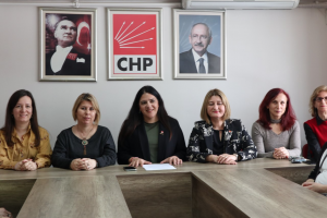 Cumhuriyet Halk Partisi Bandırma İlçe Kadın Kolları Başkanı Canan Zivane, 3