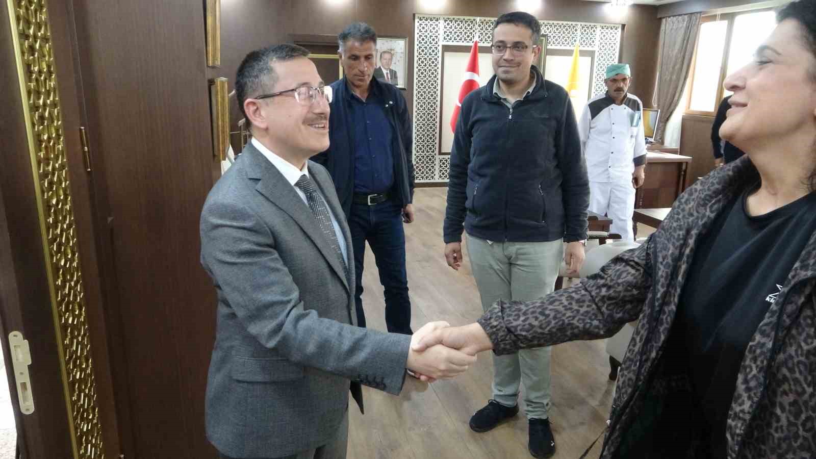 İNÖNÜ ÜNİVERSİTESİ’NDE RAMAZAN BAYRAMI NEDENİYLE GELENEKSEL BAYRAMLAŞMA TÖRENİ REKTÖRLÜK MAKAMINDA