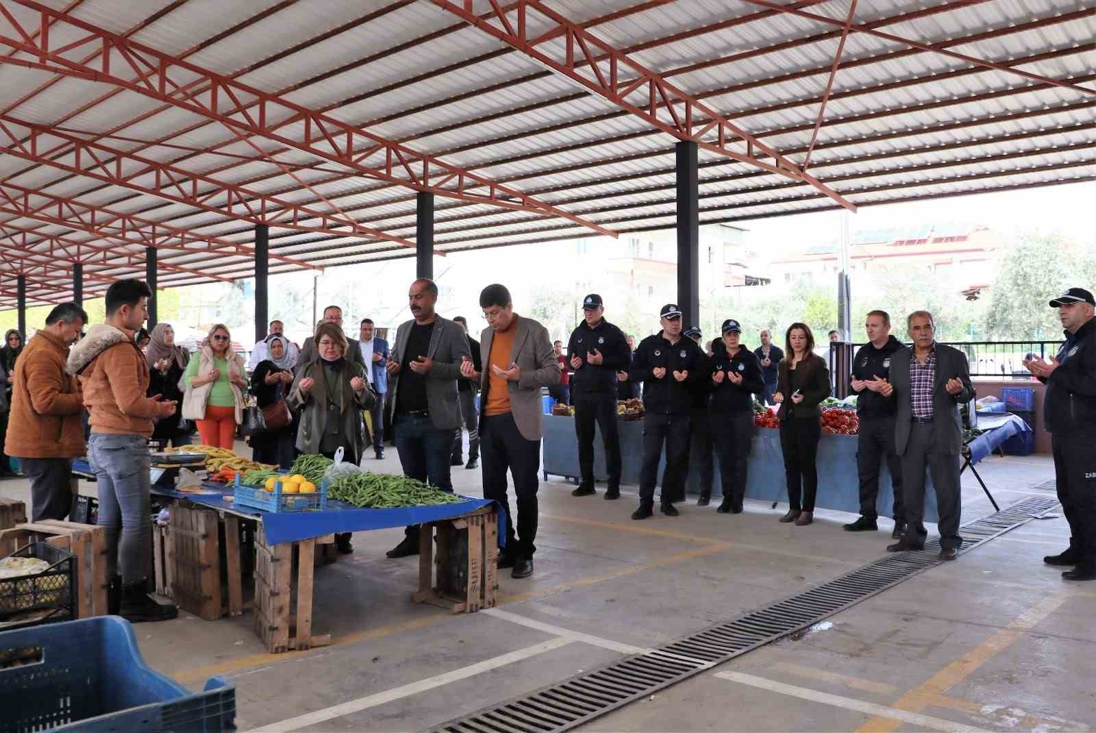 İSABEYLİ AHMET GÜMÜŞ KAPALI PAZARYERİ AÇILDI